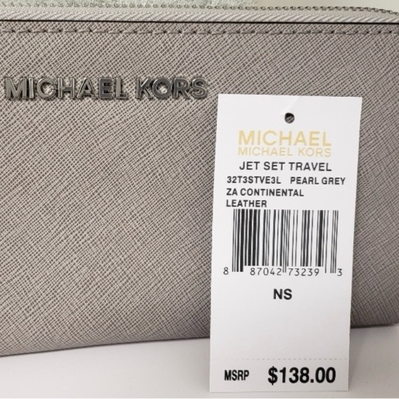 Michael Kors Jet Set Large Travel Wallet - Picture 2 of 3